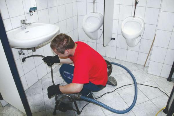 Прочистка,              промывка канализации,              устранение засоров в квартирах,              домах,              кафе